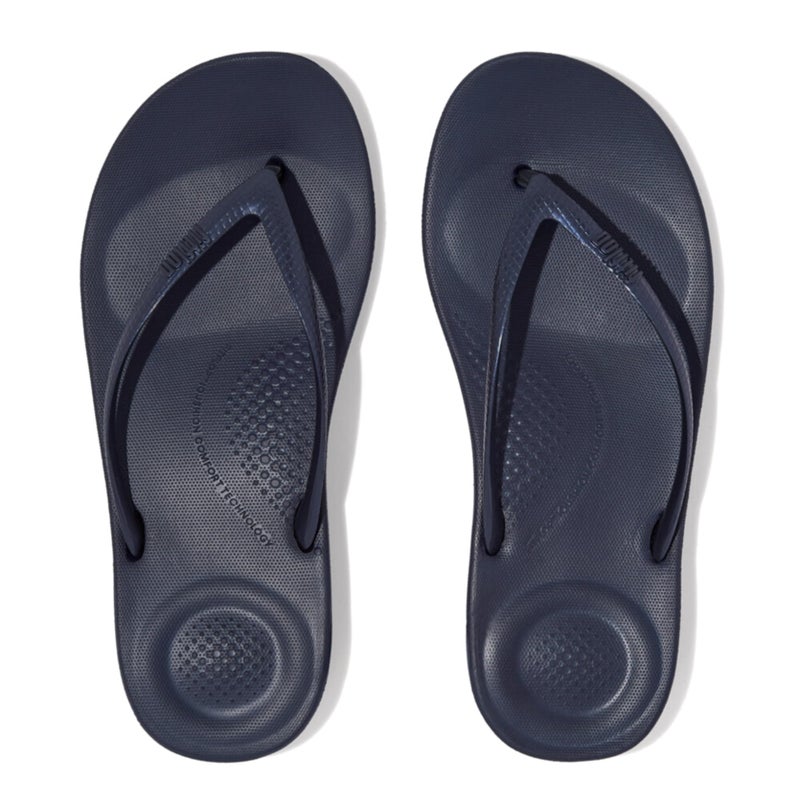 FitFlop Women's iQushion Rubber Flip-Flops with Contoured Footbed for Walking, Lightweight Ergonomic Flip Flop Sandals with Arch Support and Foot Impact Pillows, Midnight Navy, 11 US Women - Image 5